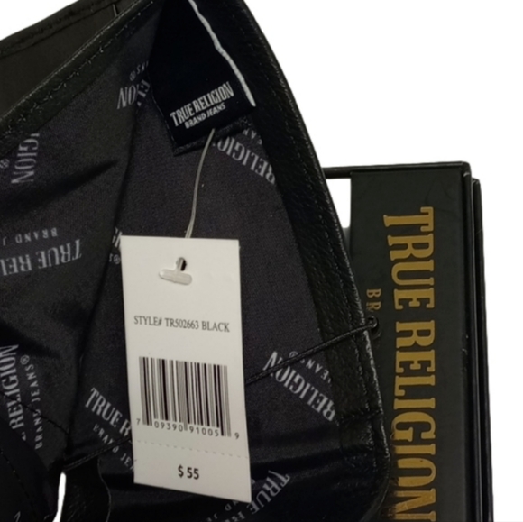 True Religion Black Leather Wallet and Key Fob Gift Set - Picture 4 of 6